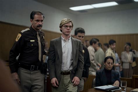 Evan Peters Still Can’t Shake ‘Dahmer’: “It Does Feel Uncomfortable ...