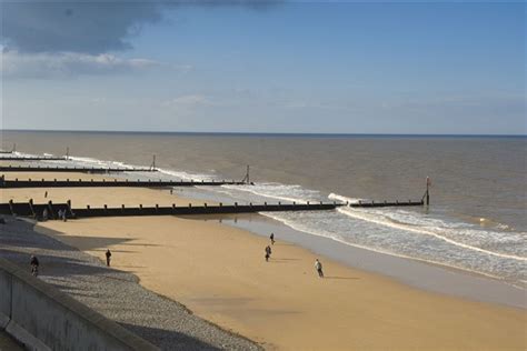 Richmonds Coaches day trip to Sheringham