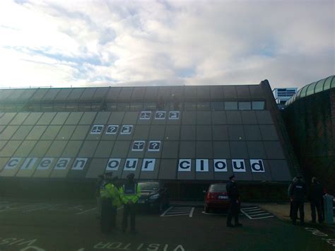 Greenpeace activists protest outside Apple's Irish HQ, winning employees' support