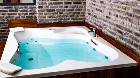 What Is A Jacuzzi Bathtub | Storables