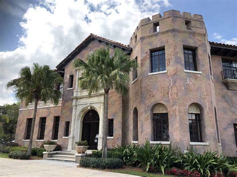 The Howey Mansion - Howey-in-the-Hills, Florida