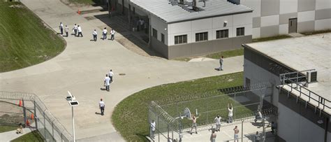 Correctional Officer Allegedly Killed By Inmate At Smith State Prison ...