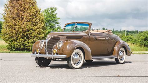 1938 Ford Deluxe Convertible Coupe VIN: 184211506 - CLASSIC.COM