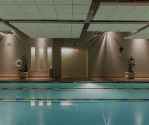 7 Best Gyms with Pools, Saunas & Hot Tubs Near You | Dr Workout