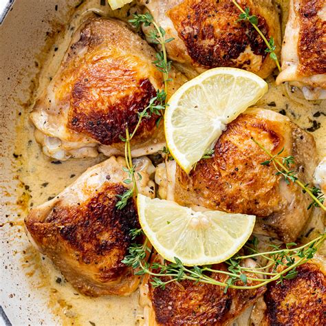 Baked chicken with white wine, garlic and herbs - Simply Delicious