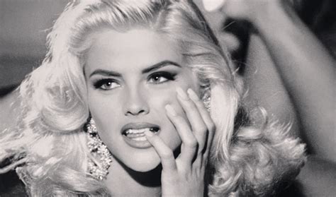 Netflix's Anna Nicole Smith Documentary Retreads Tragic Legacy of Fame ...