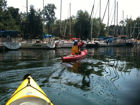 Toronto Fun Places: In kayak around Toronto Islands (girlfriends outing)