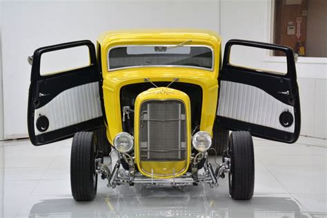 1932 Ford Custom | Volo Museum