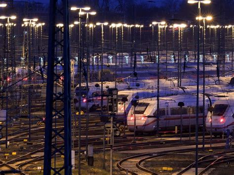 In Pictures: Germany's largest strike in decades brings country to standstill | News-photos ...