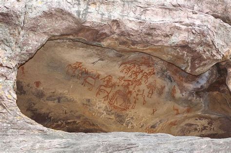 Bhimbetka rock shelters | Prehistoric cave paintings, Cave paintings, Prehistoric art