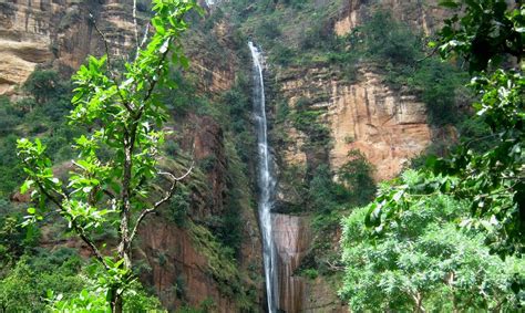 5 Best Waterfalls in Pachmarhi