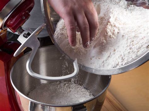 A Good Stand Mixer Can Help You Knead the Dough When Making Bread - Eat With Me