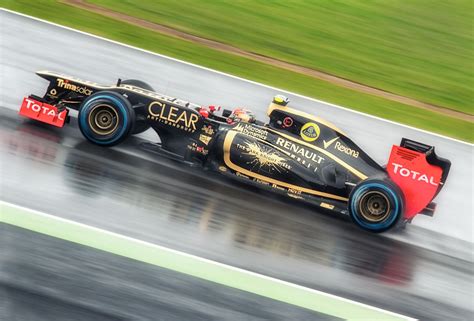 @Lotus F1 Team at 2012 British GP with Batman sponsor! F1 Lotus, Rexona ...