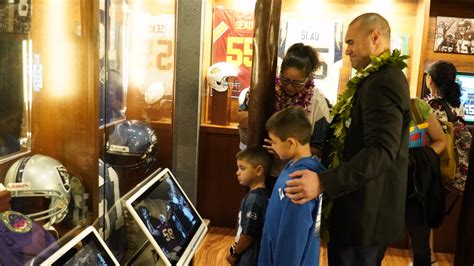 Polynesian Football Legends Inducted into Hall of Fame at Polynesian Cultural Center