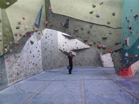 Mégane and Kévin in LIVERPOOL: The Climbing Hangar