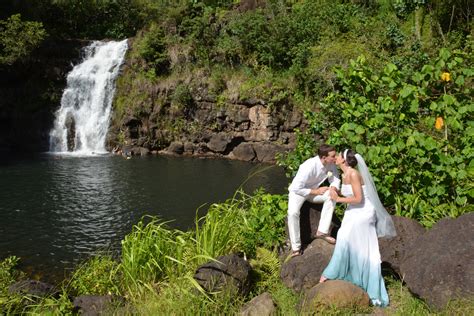 Hawaii Wedding at Waimea Falls Park