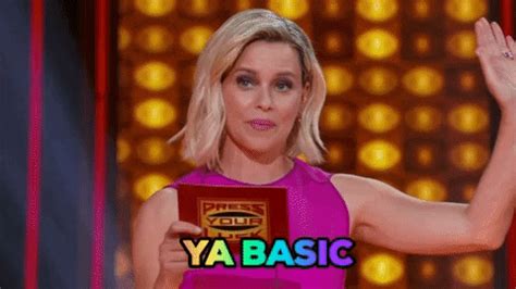 Elizabeth Banks Game Shows GIF by ABC Network - Find & Share on GIPHY