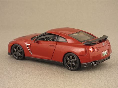 Nissan GT-R Black Edition (Premium X) 1:43 - Minicarweb