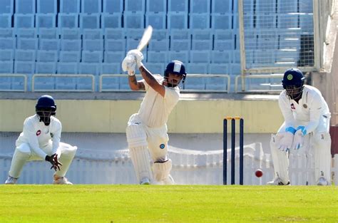 Ranji Trophy 2022-23: Ishan Kishan slams 132 for Jharkhand v Kerala ...