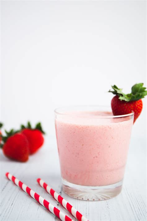 Strawberry Yogurt Smoothie - Spoonful of Kindness