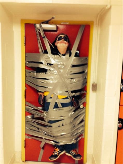 Office Door: Halloween Office Door Decorating Contest Ideas