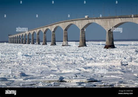 A winter view of the Confederation Bridge that links Prince Edward ...