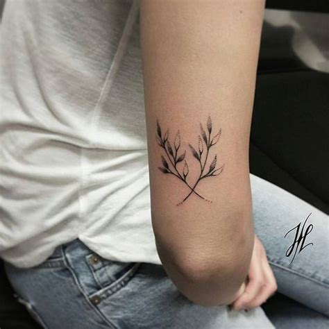 50+ Simple and Small Minimalist Tattoos Design Ideas For Women Who'll ...