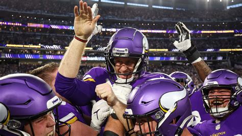 Vikings Win NFC North, Complete Largest Comeback in NFL History | The 33rd Team