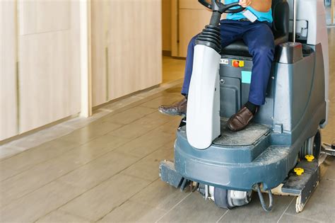 Commercial Floor Scrubber Buying Guide | Industrial Floor Cleaners