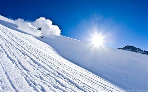 Snowy Ski Mountains Wallpaper