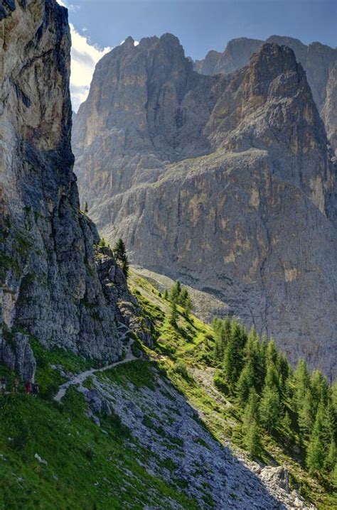 Hiking in Val Gardena, Dolomiti, Italy. | Italy tours, Beautiful ...