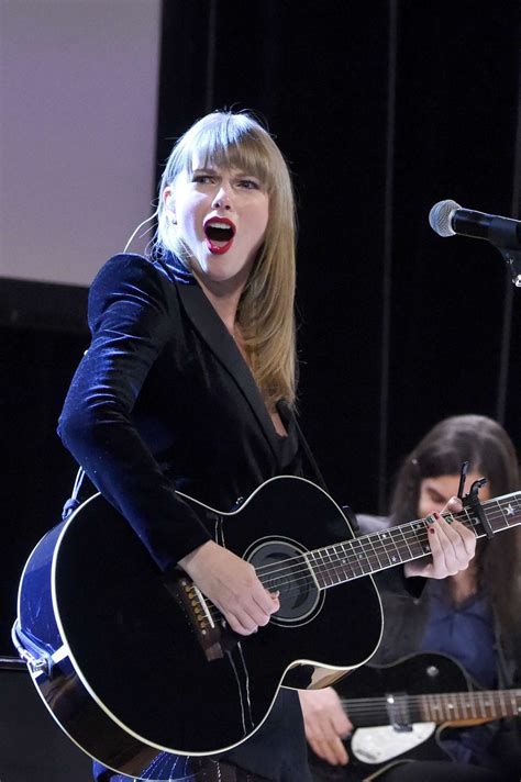 Taylor Swift – Performing at Ally Coalition Talent Show benefit concert ...