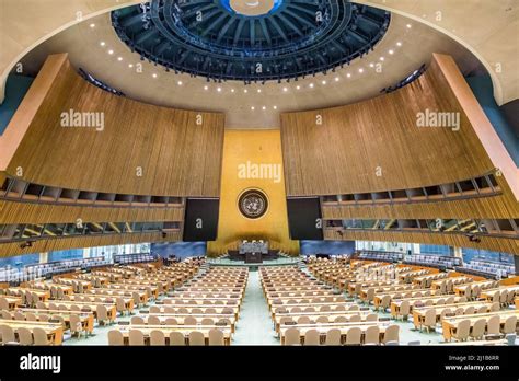 United nations meeting room hi-res stock photography and images - Alamy