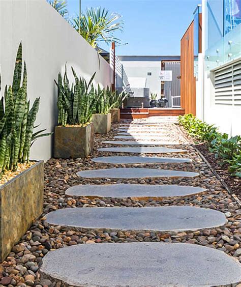 Bluestone Stepping Stones - BLUESTONE PAVERS AUSTRALIA