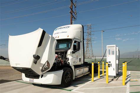 SCE Celebrates Arrival of New Electric Big Rig | Energized by Edison