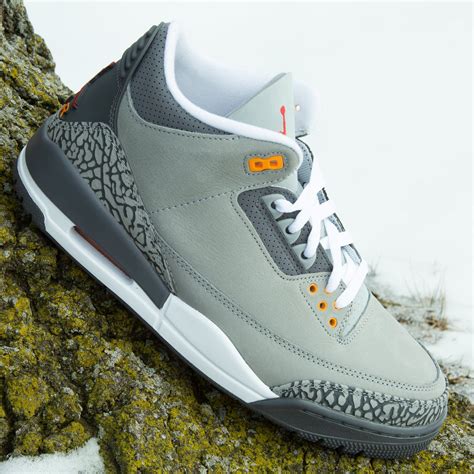 AIR JORDAN 3 RETRO “COOL GREY" - GBNY