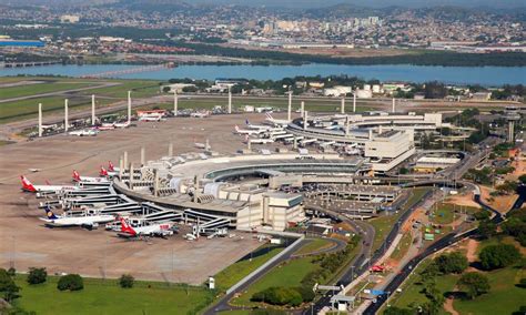 Aeroportos: Com Galeão e Confins, metade dos passageiros fica sob ...