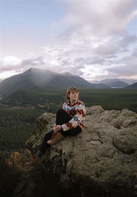 Hike the Rattlesnake Ledge Trail Near Seattle, WA · Anna Tee