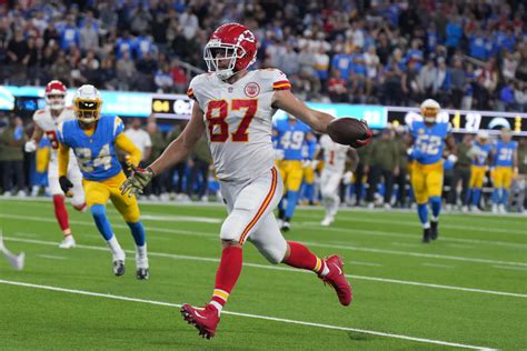 Travis Kelce Brilliantly Broke Down One of the Coolest TDs of His ...