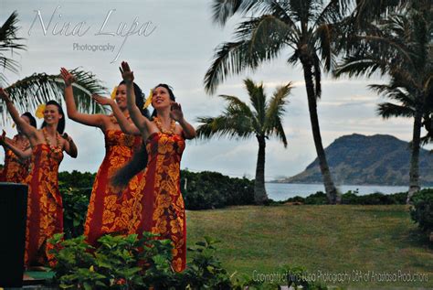 Luau Dancers: Oahu, Hawaii http://www.ninalupaphotography.com/#!Travel ...