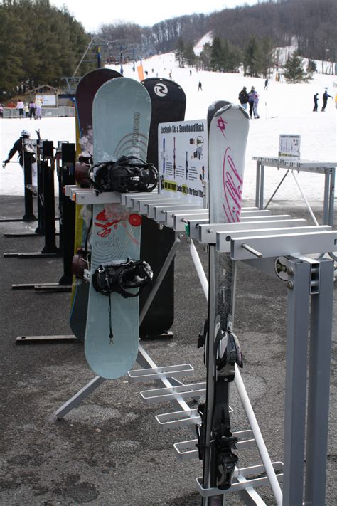 Freestanding Ski & Snowboard Rack – Ski Key Canada