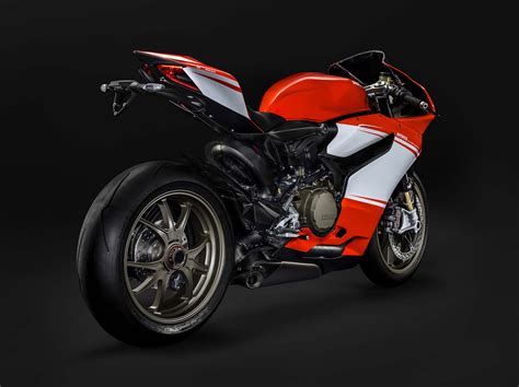 Officially Official: Ducati 1199 Superleggera - Asphalt & Rubber