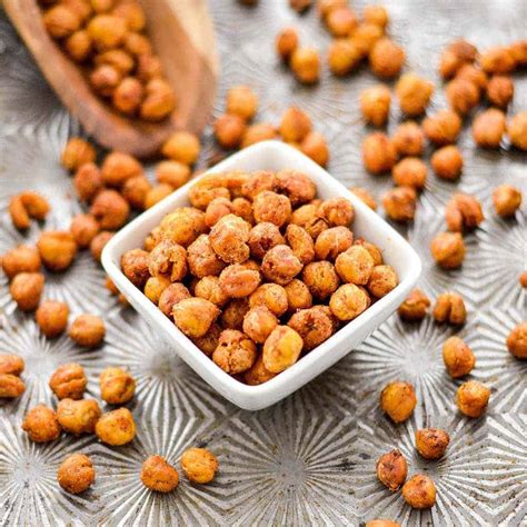 Crunchy Roasted Chickpeas - JoyFoodSunshine