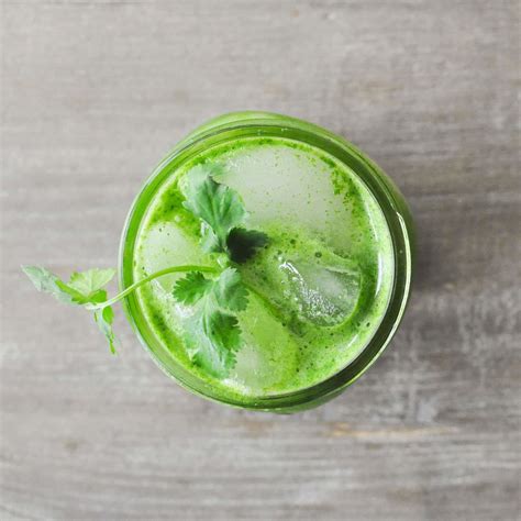 Green Juice (or Smoothie) with Ginger and Lemon - Fed & Fit