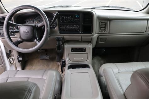 2002 GMC Sierra 2500HD SLT | Victory Motors of Colorado