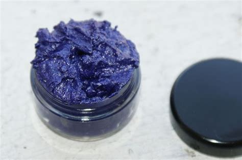 How to Make Cream Eyeshadow | Eyeshadow recipe, Diy cosmetics, Cream eyeshadow