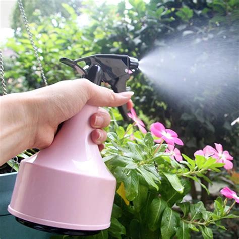 Spray Bottle Plastic Watering The Flowers Water Spray For Salon Plants 1 pc 600ML Candy colors ...