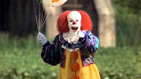 Tim Curry Pennywise Costume