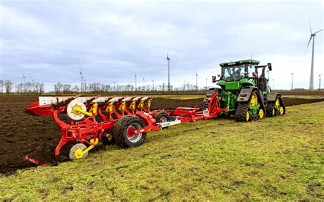 Top Pottinger ploughs take to the land - Agriland.ie