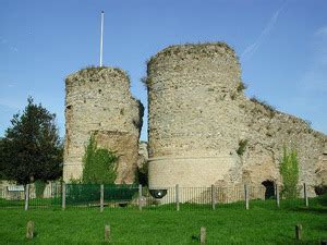 Bungay Castle by Elizabeth Bonhôte | Goodreads